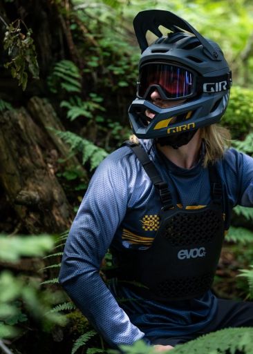 2023 EVOC TORSO PROTECTOR ёNathanHughes (6)