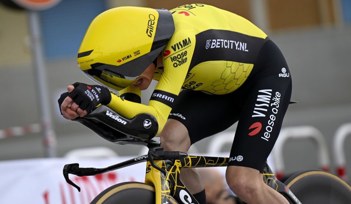 UCI aprova o capacete futurista da Visma pelo menos durante um ano