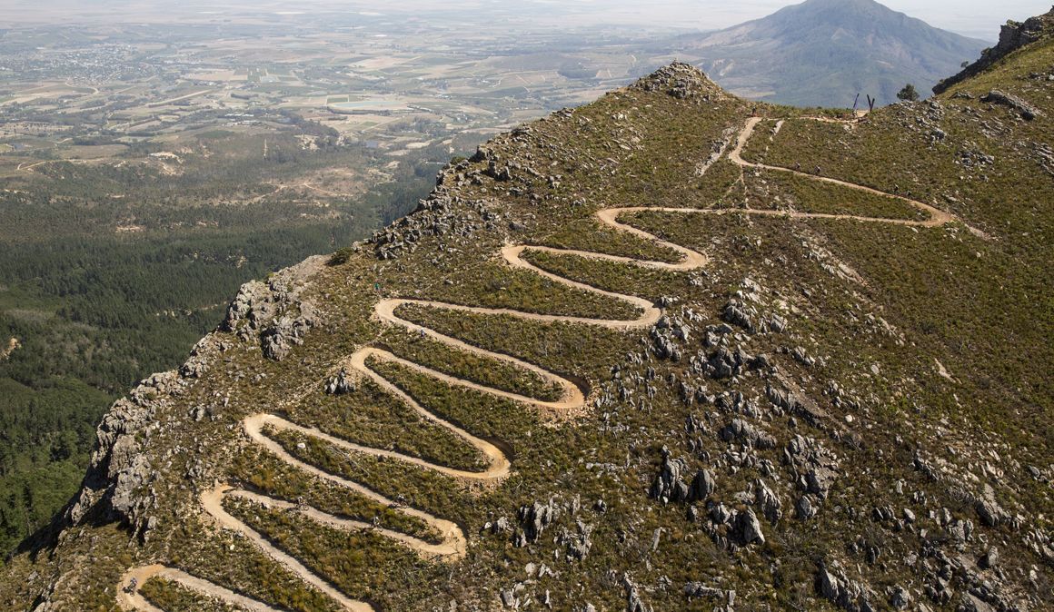 Liderança na categoria masculina da Cape Epic muda de mãos