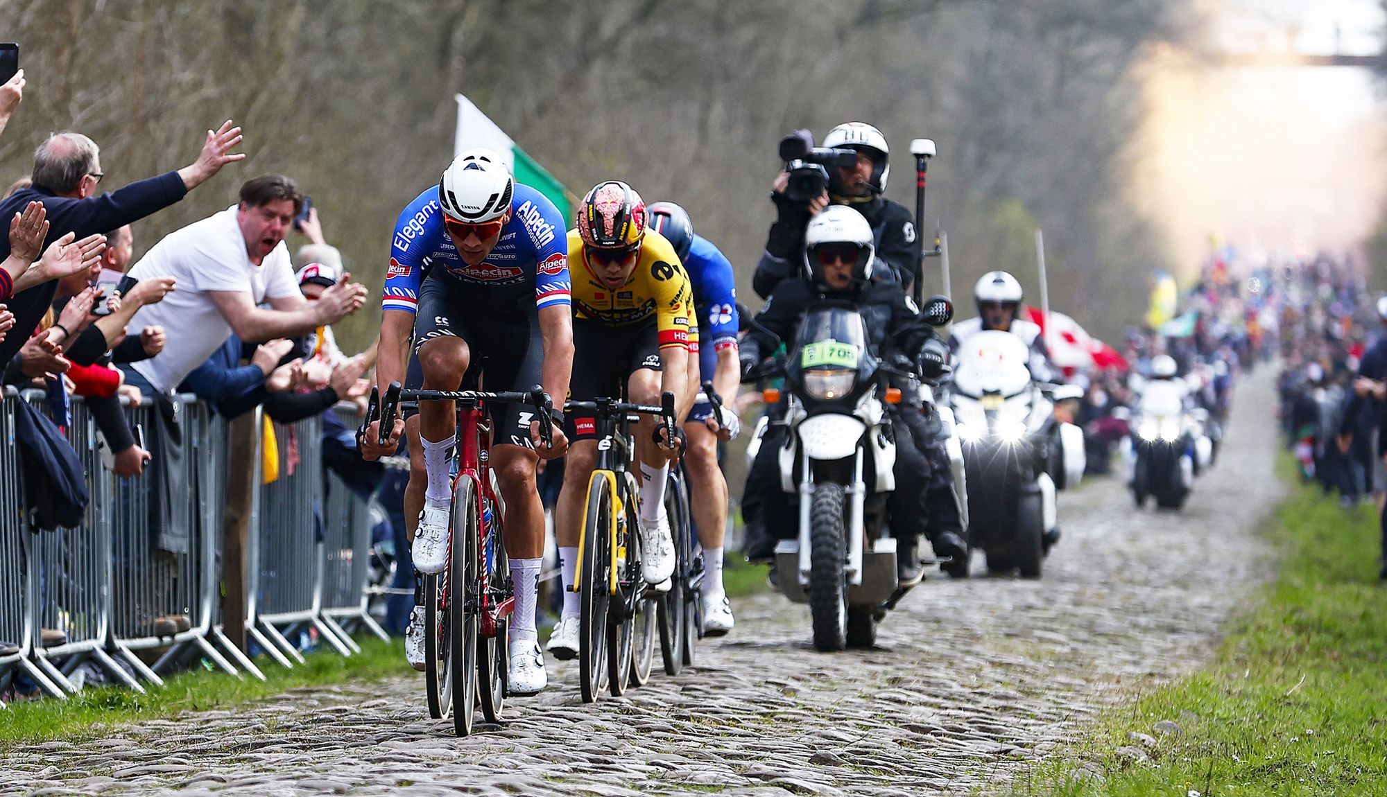 Van der Poel considera ridícula a chicane antes de Arenberg na Paris Roubaix