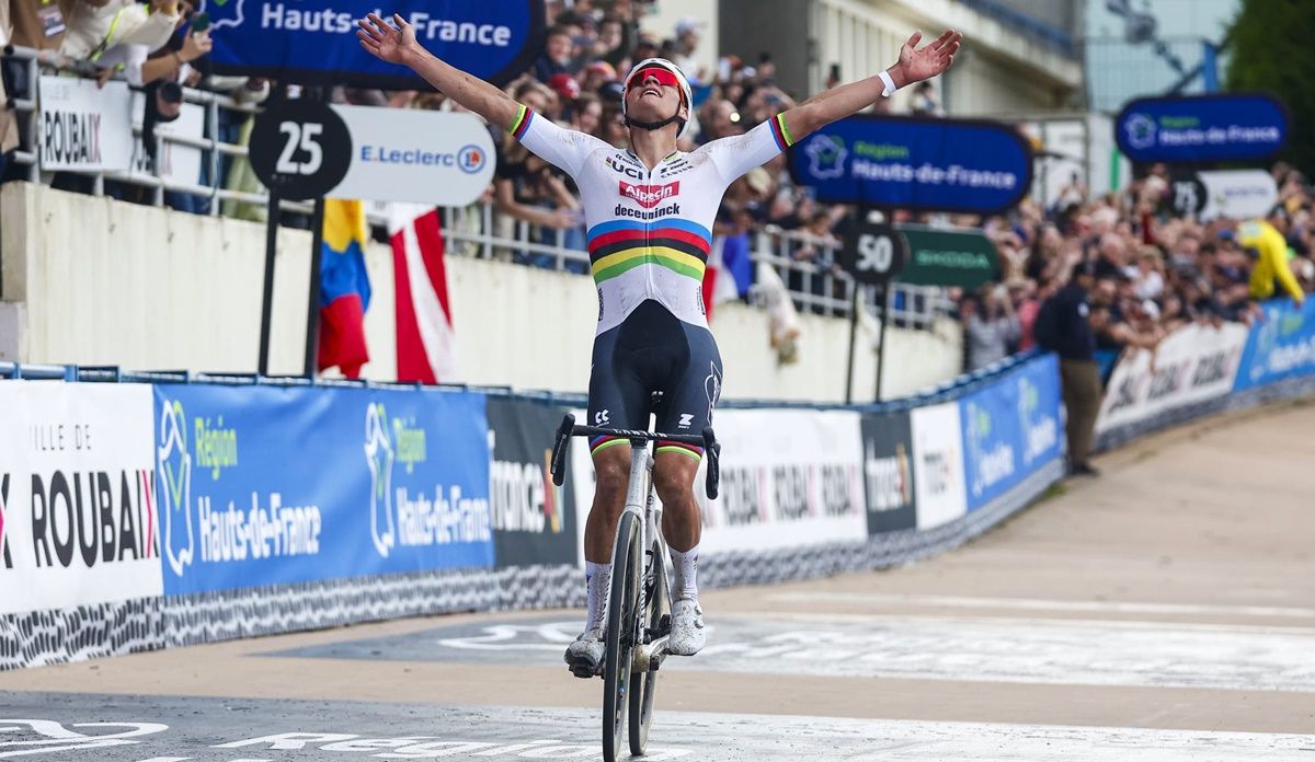 Van der Poel continua a fazer história