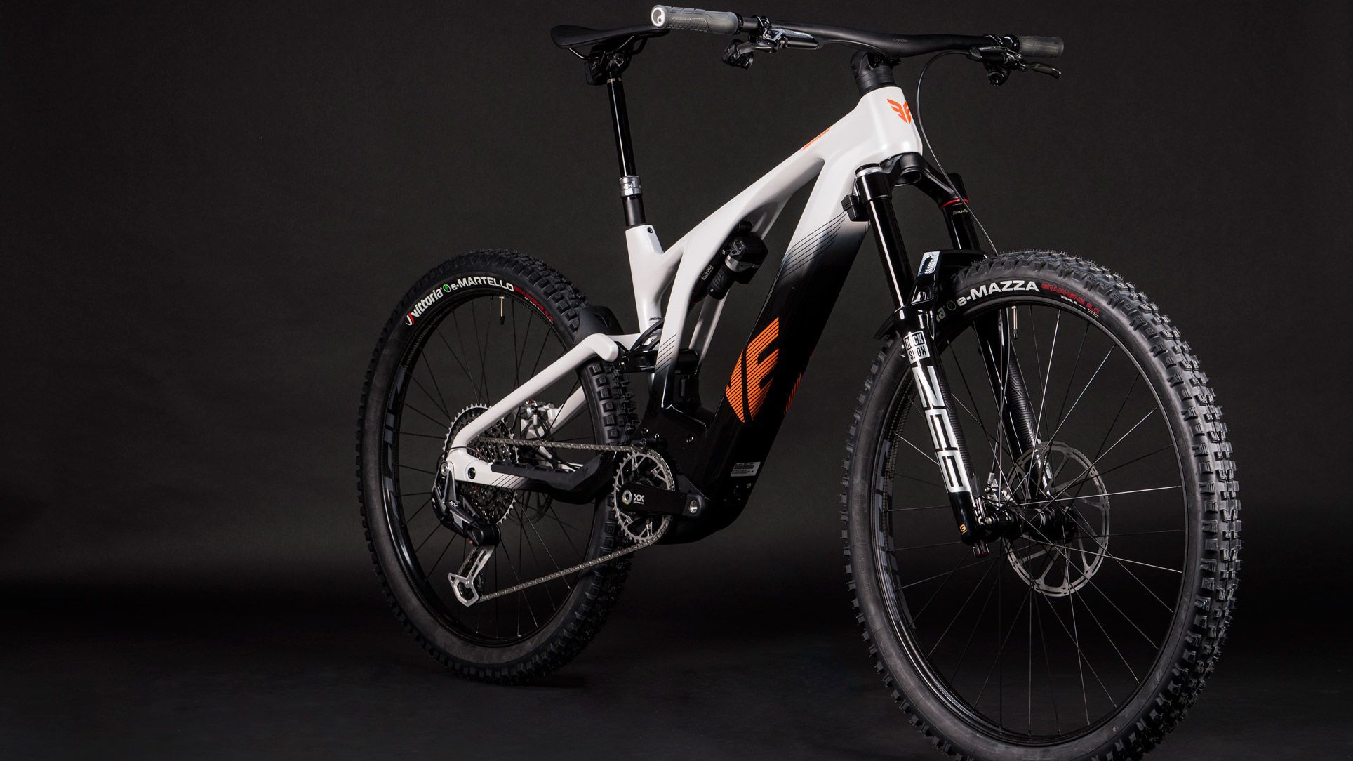 Berria Stratos, a nova ebike com mudanças e suspensões automáticas