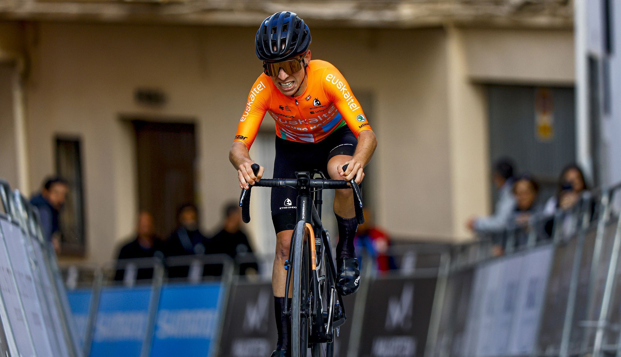 Ibai Azurmendi abandona o ciclismo profissional devido a alterações cardíacas