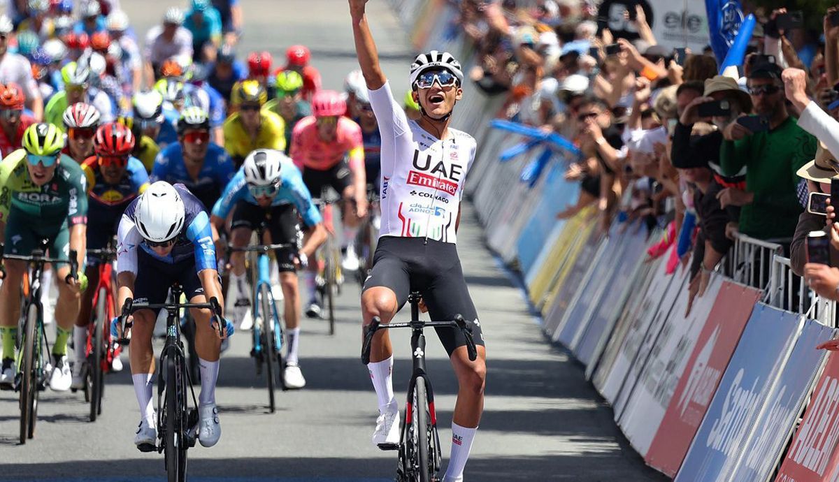 UAE Team Emirates prolonga o contrato de Isaac del Toro até 2029