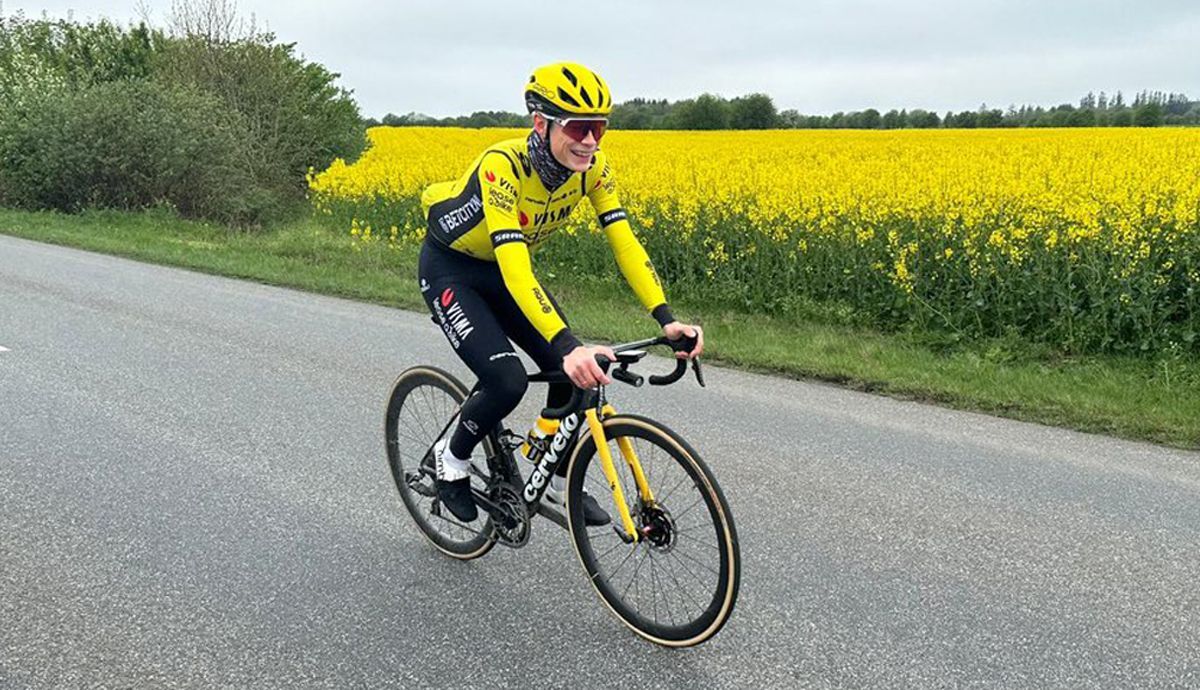 Jonas Vingegaard regressou aos treinos e pretende estar no Tour