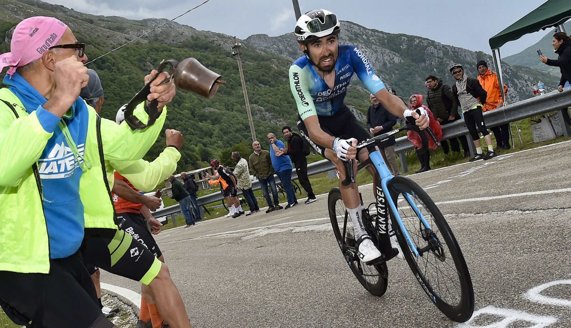 Valentin Paret Peintre estreia no Giro o seu palmarés desportivo