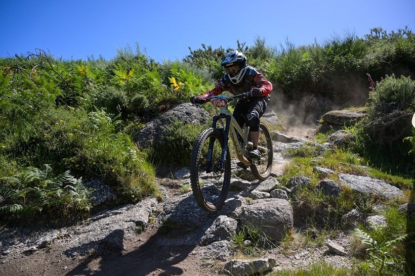 Sara Ferreira e Sauro Agostinho vencem terceira prova da Taça de Enduro