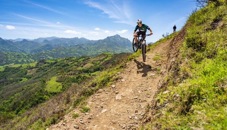 YDRAY Btt   Senderos del Carbon Mampiris YDRAY Btt   Senderos del Carbon Mampiris