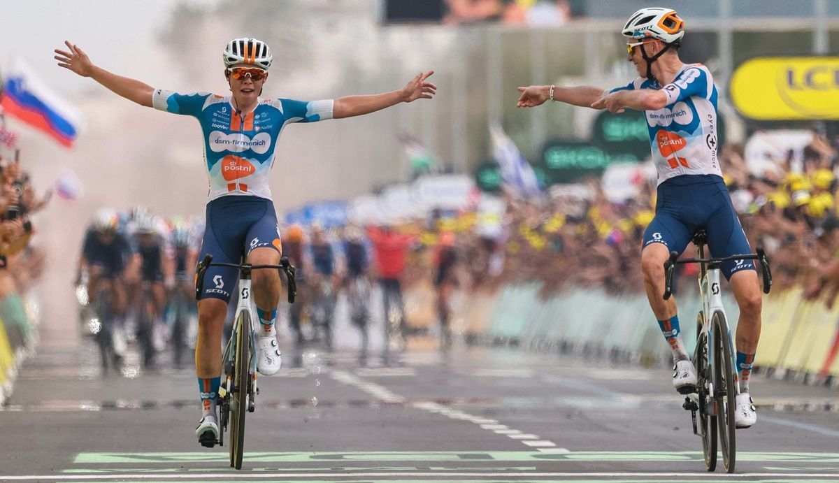DSM firmenich fecha com chave de ouro primeira etapa do Tour