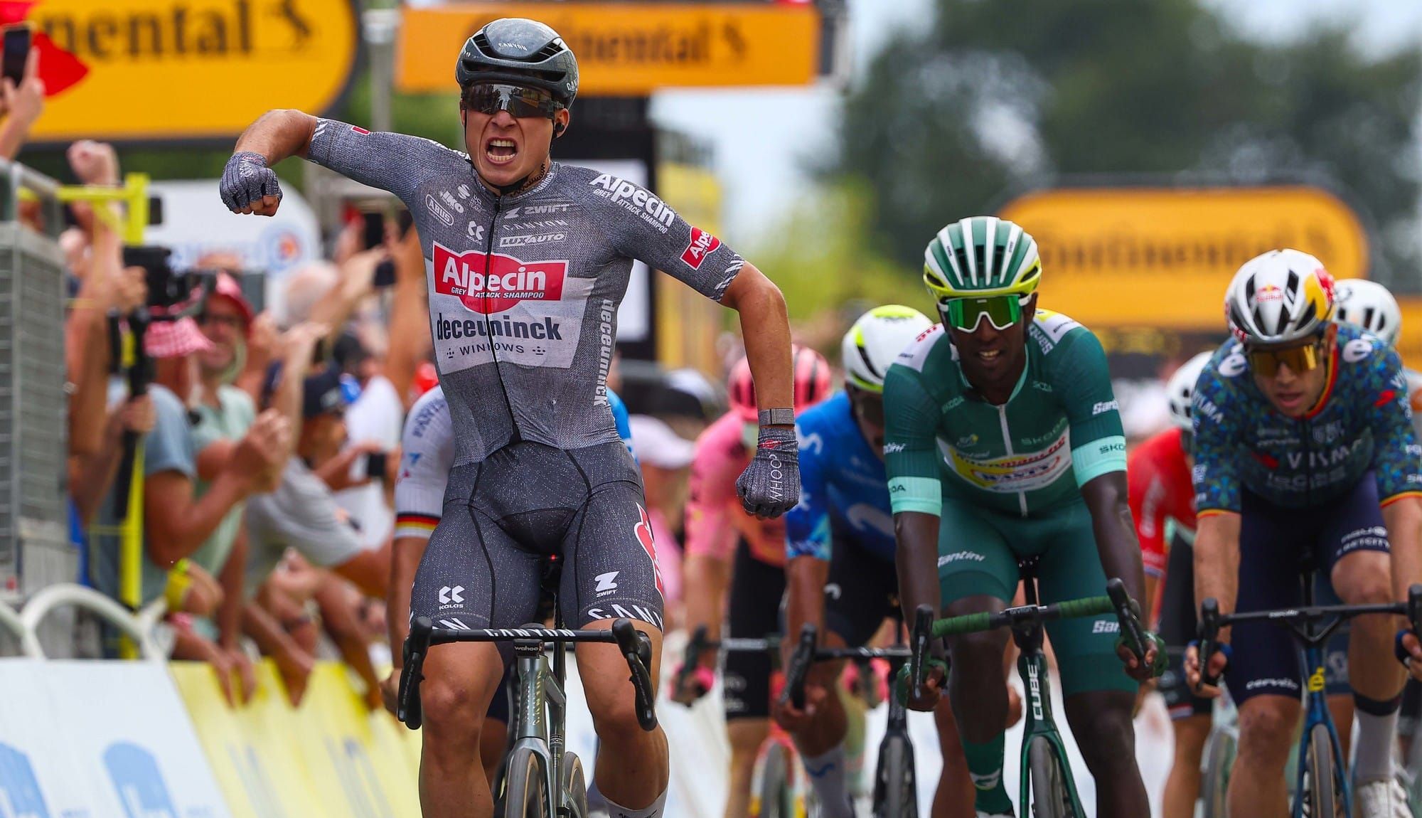 Jasper Philipsen vence 10ª etapa do Tour
