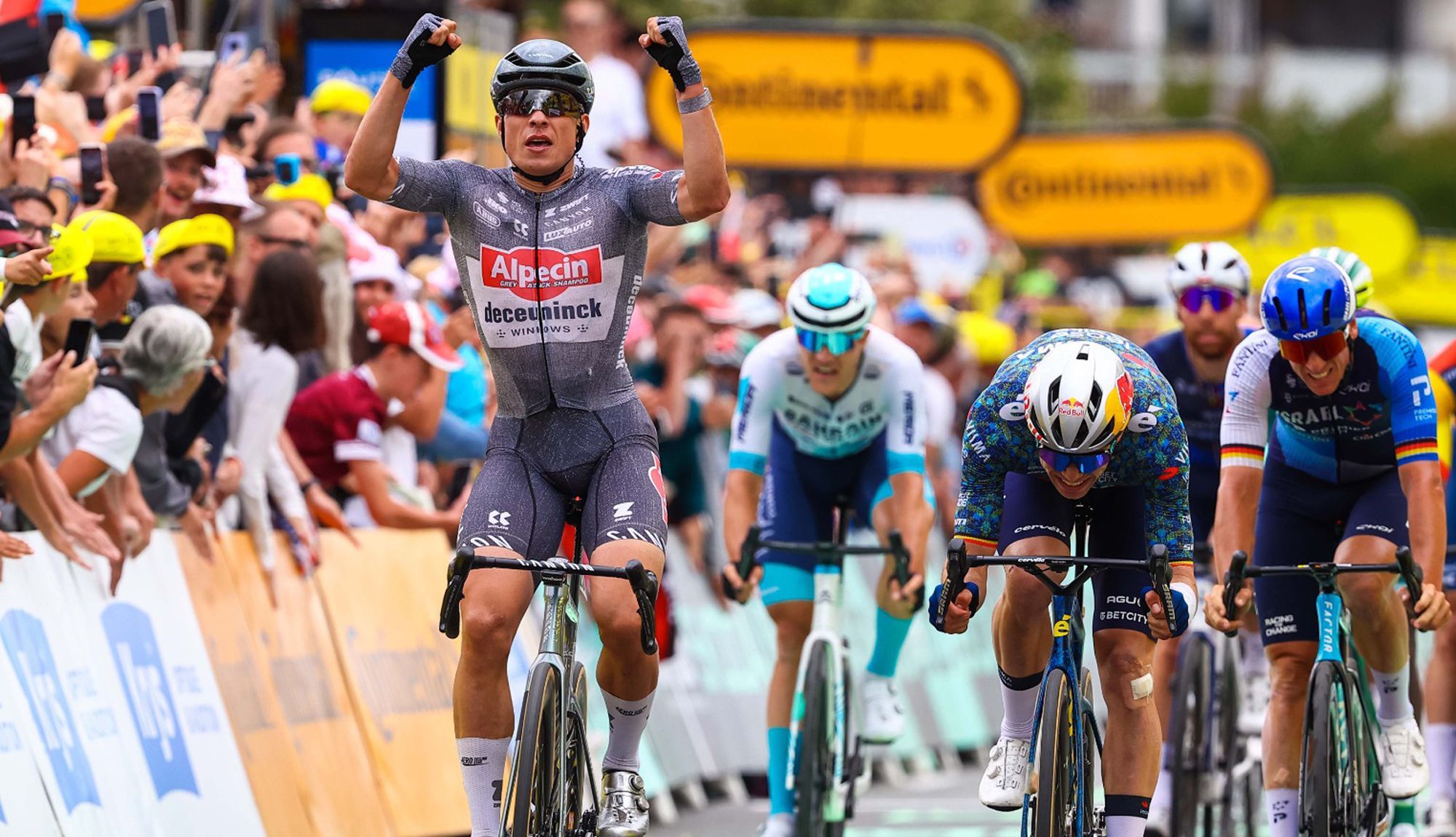 Jasper Philipsen repete vitória no Tour nas vésperas dos Pirenéus