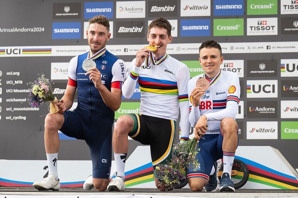 Alan Hatherly venceu a prova de elite nos Mundiais de XCO