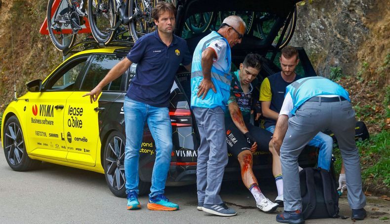 Van Aert sofreu corte profundo no joelho devido à queda de ontem