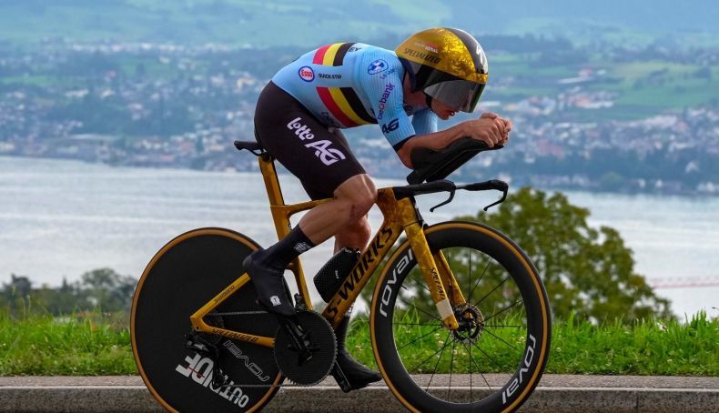 Remco Evenepoel vence Mundial de contrarrelógio