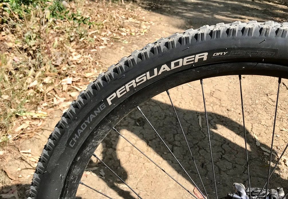 Testámos os pneus Chaoyang Persuader Dry