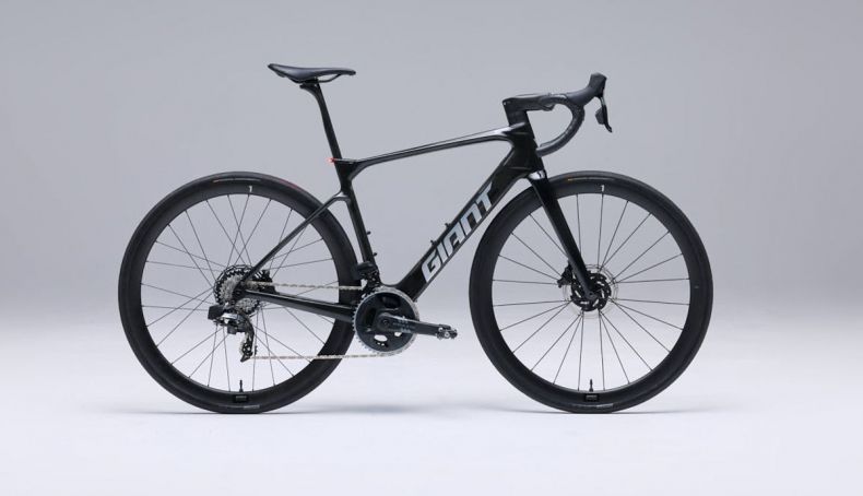 Giant apresenta a nova Defy Advanced E+