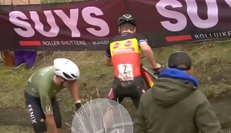 Belga desclassificado por pisar a bicicleta do seu rival num ataque de raiva