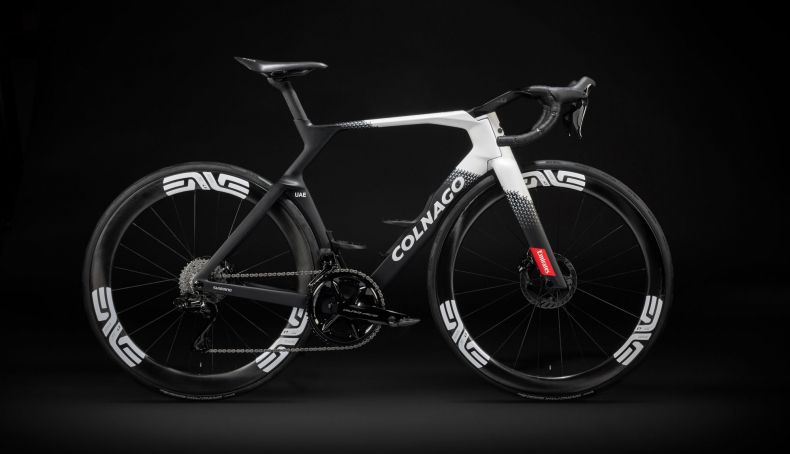 Equipa UAE Emirates de Pogacar passa a usar transmissões Shimano
