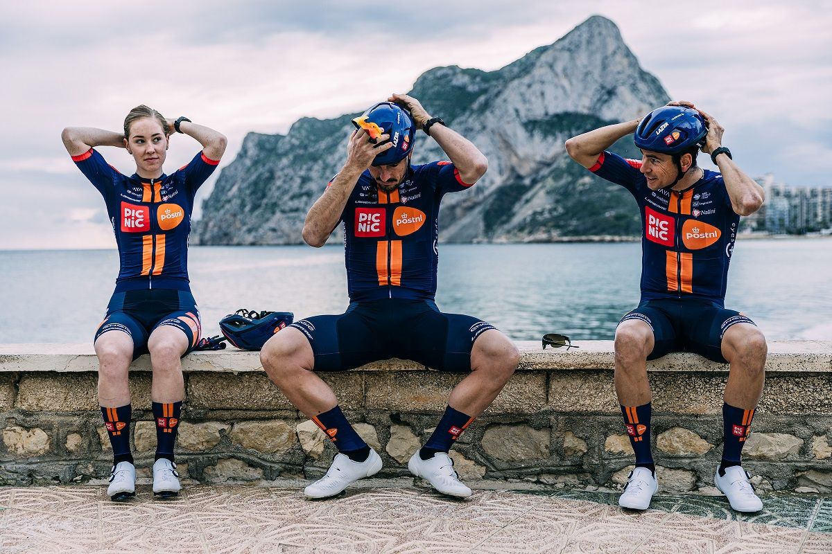 Lazer é a nova fornecedora de capacetes da Team Picnic PostNL