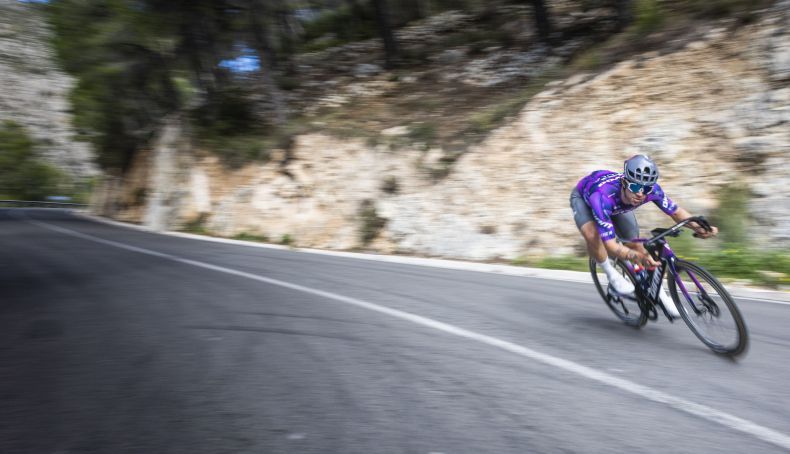 Jayco AlUla e Liv AlUla Jayco mudam de imagem devido a entrada da marca MAAP