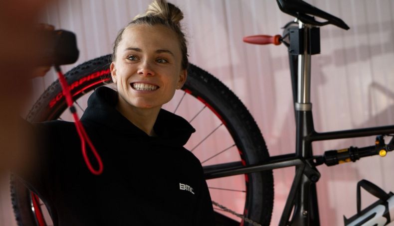 Loana Lecomte junta se a Titouan Carod e Jordan Sarrou na BMC