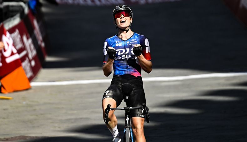 Demi Vollering vence pela segunda vez a Strade Bianche