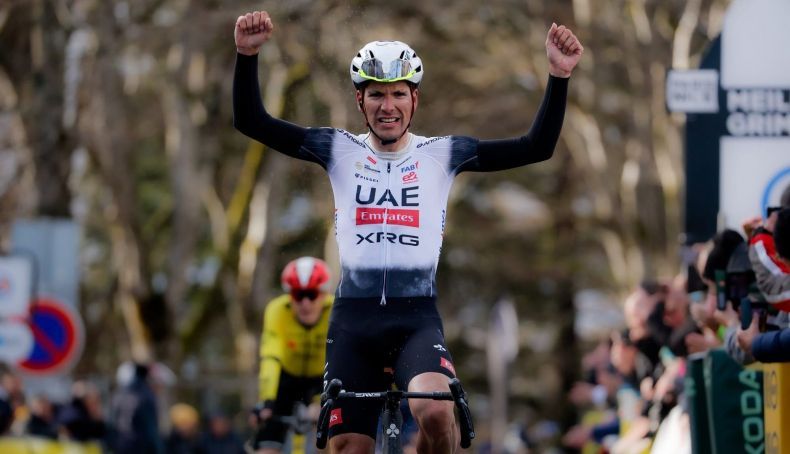 João Almeida vence a primeira etapa de montanha