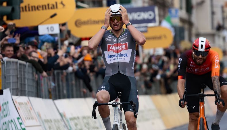 Mathieu van der Poel derrota o %22invencível%22 Pogacar na Milão   San Remo