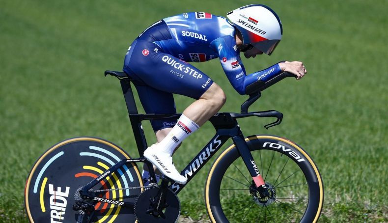 Schachmann é o primeiro líder da Itzulia e João Almeida fica em segundo
