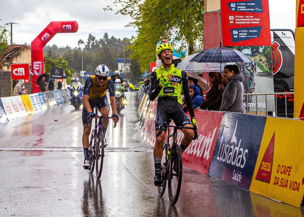 Tiago Santos vence terceira etapa da Volta a Portugal do Futuro