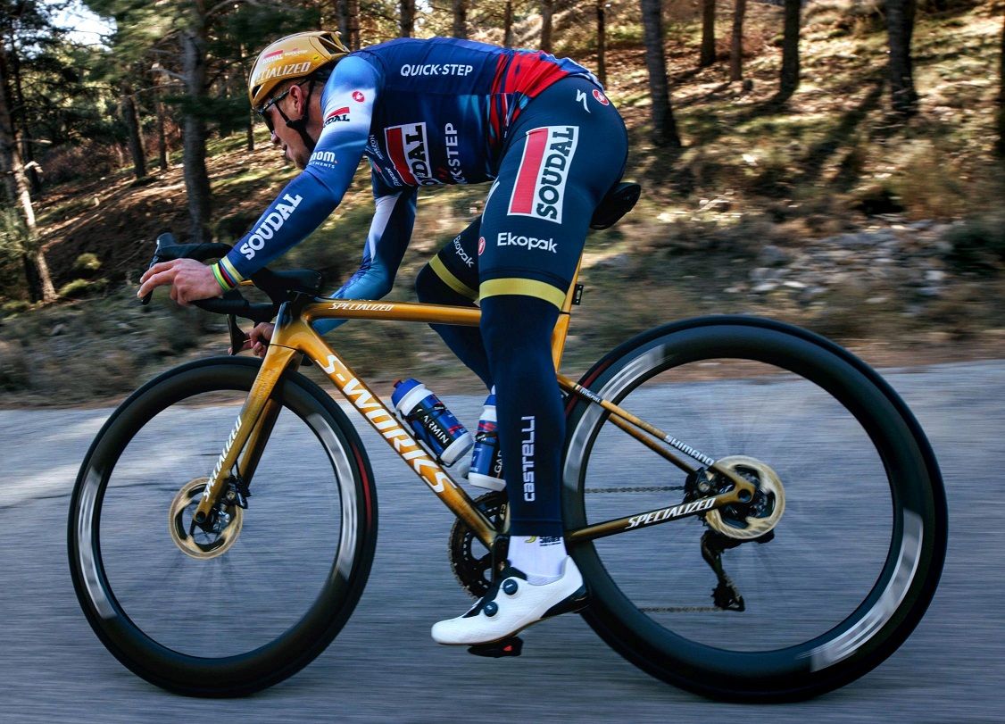 Specialized acaba de apresentar a S Works Tarmac SL8 Remco Golden Season