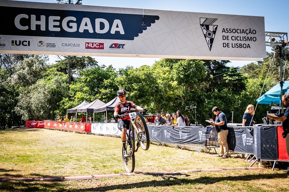Alberto Barroso e Raquel Queiróz vencem no Jamor penúltima prova da Taça de XCO