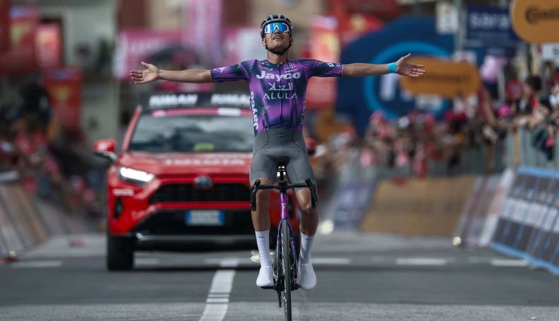 Diego Ulissi é o novo lider e Luke Plapp vence a etapa após fuga