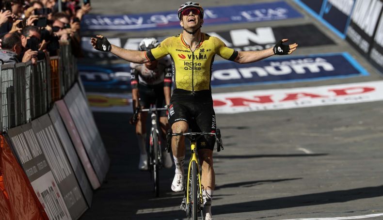Wout Van Aert ressuscita em Siena nos setores de sterrato e Isaac del Toro é o novo líder