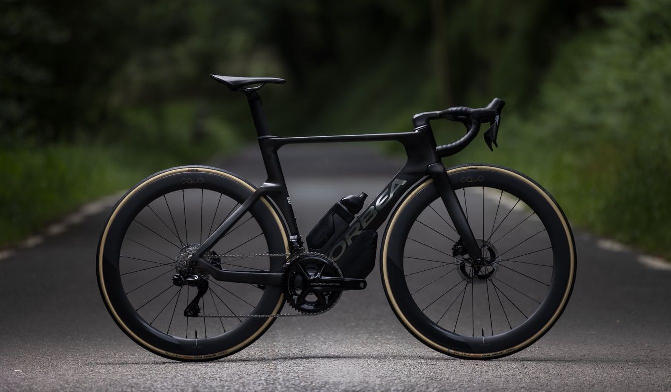 Orbea Orca Aero traz novas rodas e guiador para maior velocidade e aerodinâmica