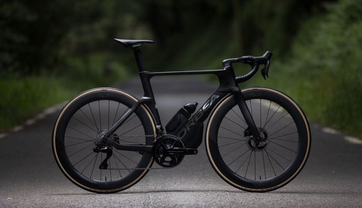Orbea Orca Aero traz novas rodas e guiador para maior vel