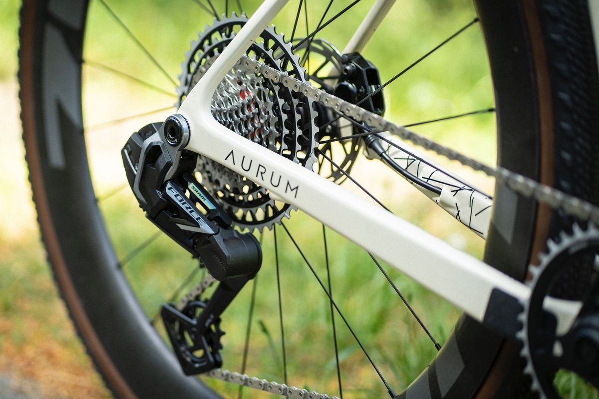 SRAM Force AXS e Rival AXS passam a ter 13 velocidades