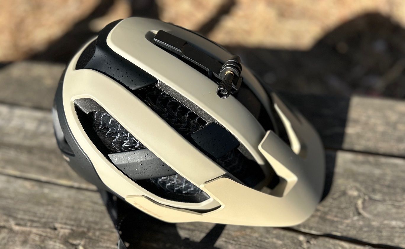 Testámos o capacete Trek Rally WaveCel