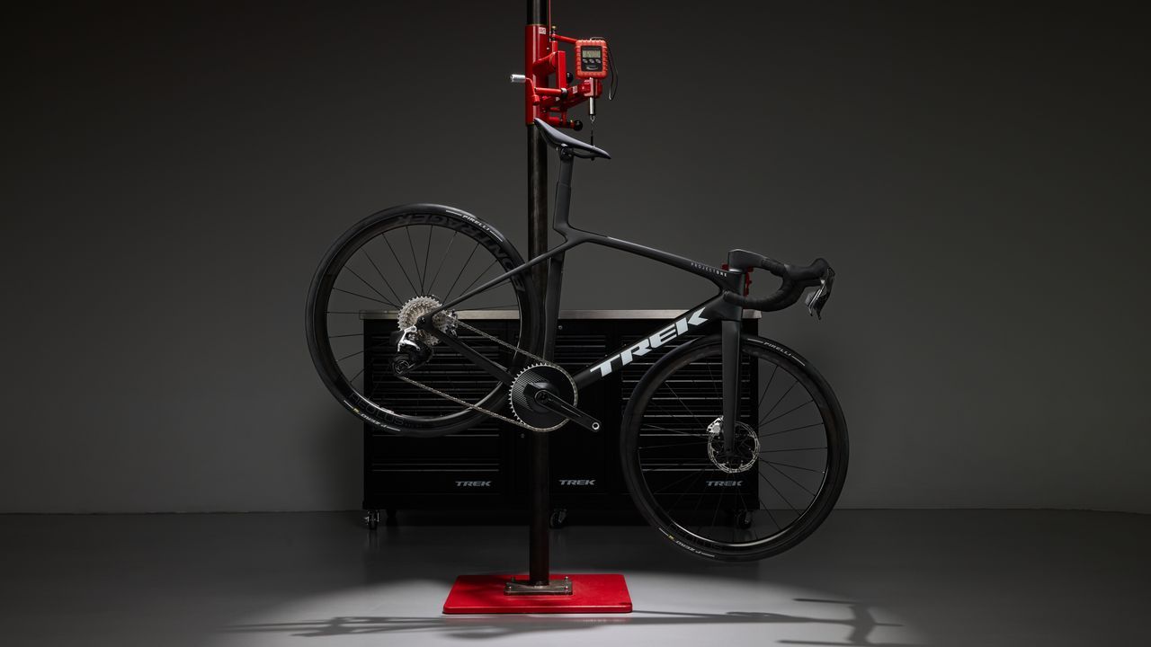 Nova Trek Madone Gen 8 com transmissão SRAM 1x pesa 6,4 kg