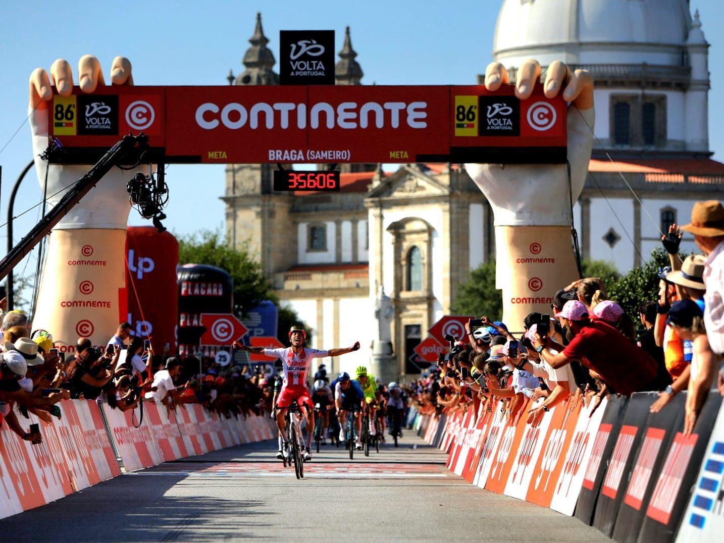 Nicolas Tinai venceu a primeira etapa da Volta a Portugal