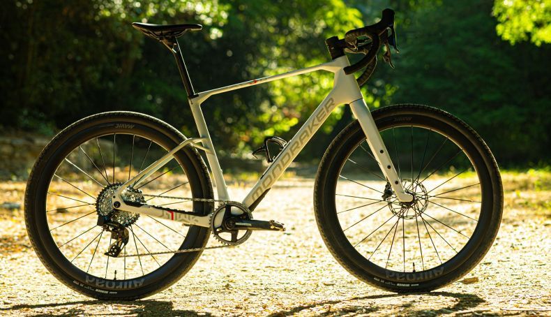 Testámos a Mondraker Arid Carbon RR