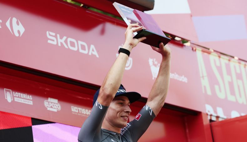 Jasper Philipsen vence a primeira etapa da Volta a Espanha 2025