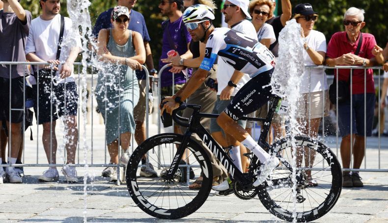 Três ciclistas abandonam a Volta a Espanha