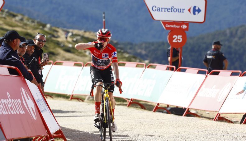 Jonas Vingegaard dá a machadada final na Bola del Mundo e vence a Vuelta