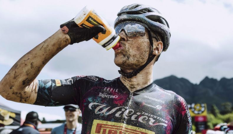 As bebidas energéticas contêm maltodextrina e frutose