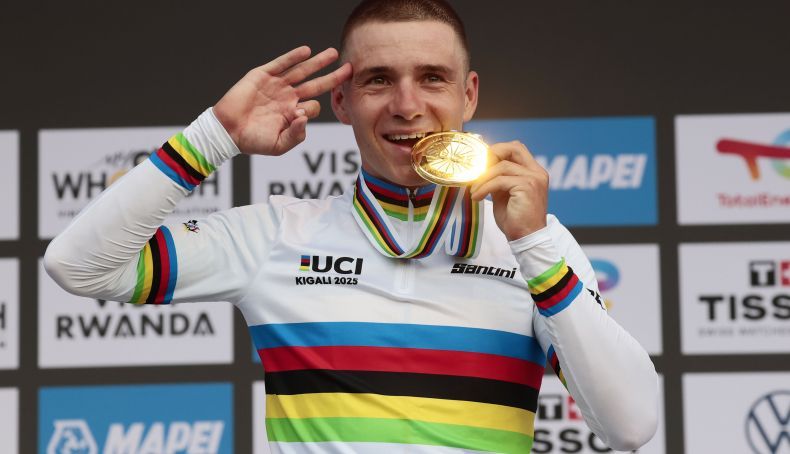 Remco Evenepoel ganhou o Mundial de contrarrelógio com exibição de luxo