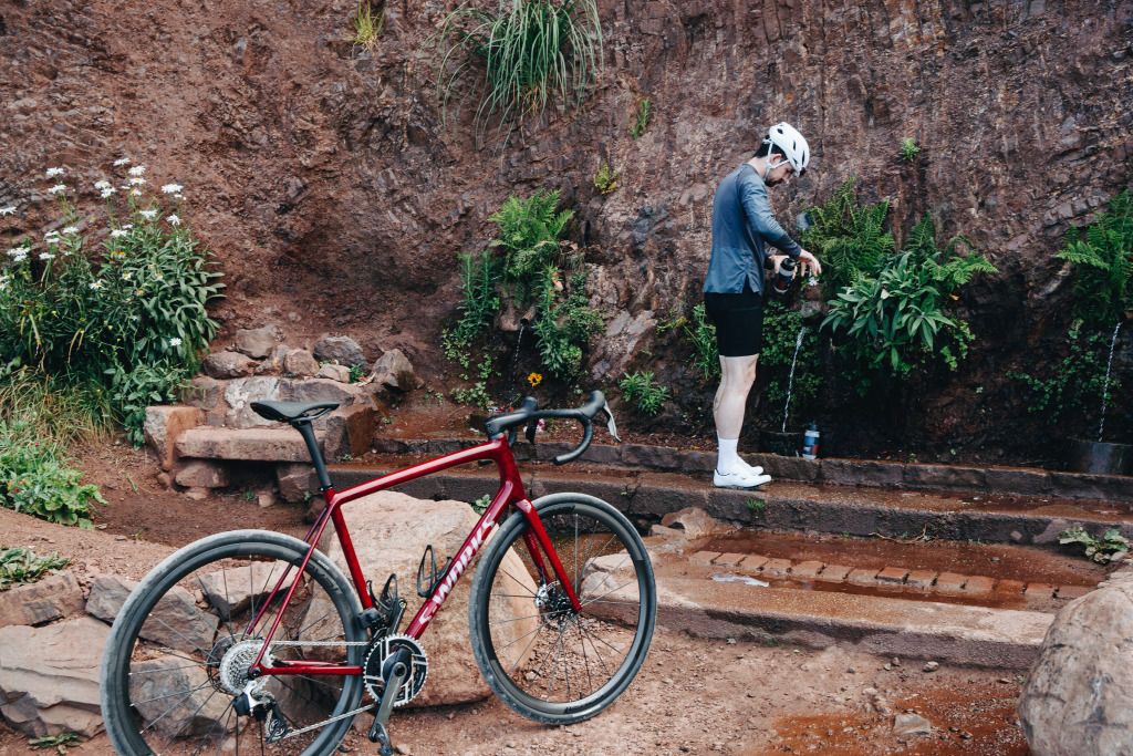 Acabou de chegar ao mercado a nova Specialized Aethos 2