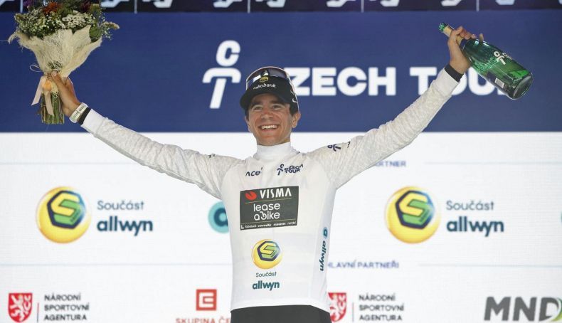 Movistar Team contrata o jovem talento Cian Uijtdebroeks
