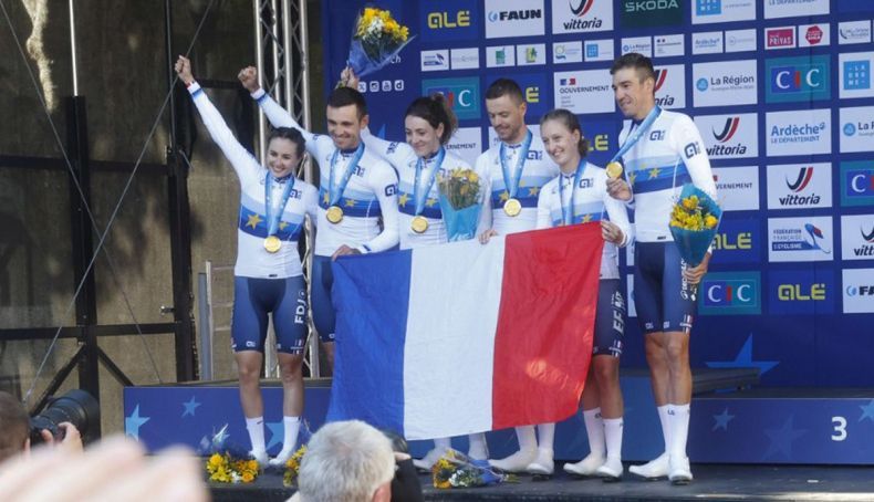 França vence o contrarrelógio misto no Europeu