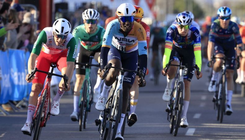 Girmay venceu a primeira etapa da Volta à Comunidade Valenciana